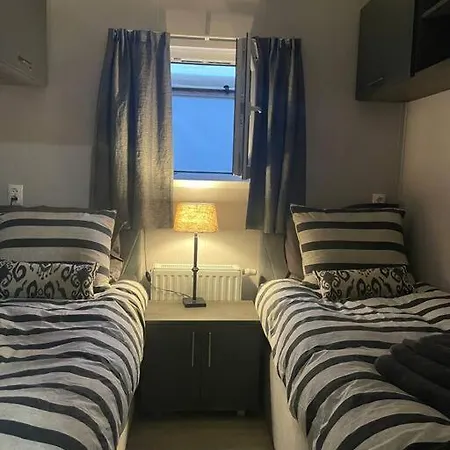 Luxe “saalien” ביקברחן